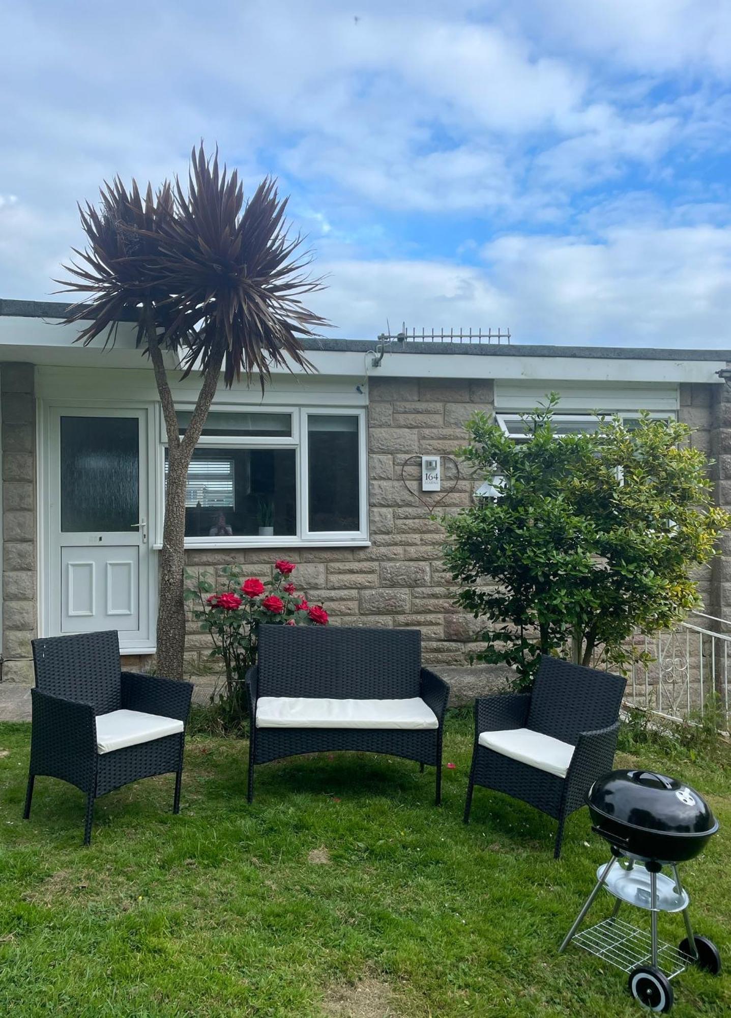Look No Further Gorgeous Newly Renovated Contemporary Chalet Sandown Bay Holiday Centre מראה חיצוני תמונה