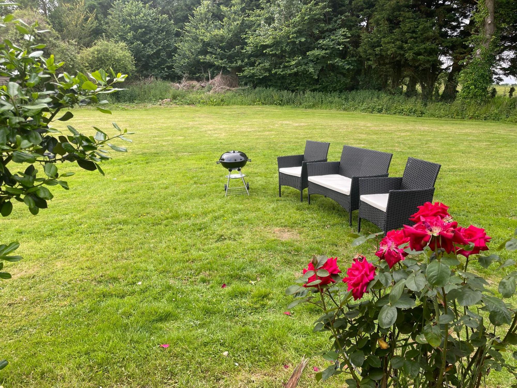 Look No Further Gorgeous Newly Renovated Contemporary Chalet Sandown Bay Holiday Centre מראה חיצוני תמונה