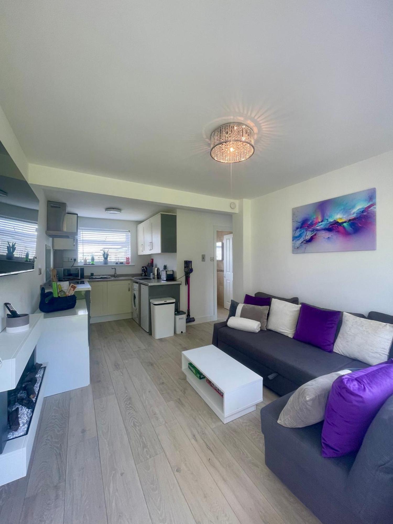 Look No Further Gorgeous Newly Renovated Contemporary Chalet Sandown Bay Holiday Centre מראה חיצוני תמונה